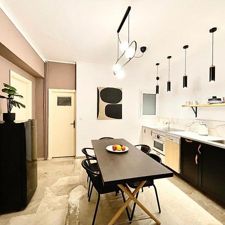 Comfy And Spacious Two Bedroom Apartment With Balcony Athens Luaran gambar