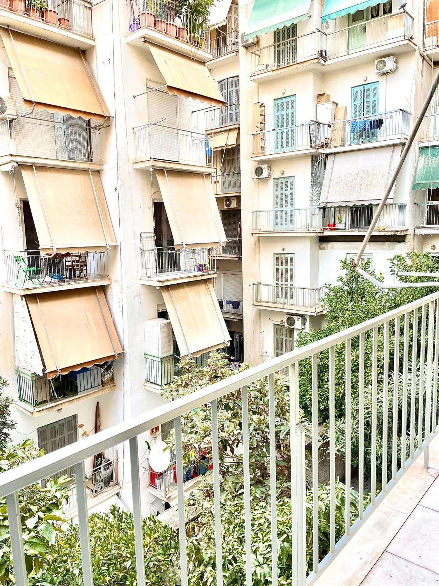 Comfy And Spacious Two Bedroom Apartment With Balcony Athens Luaran gambar
