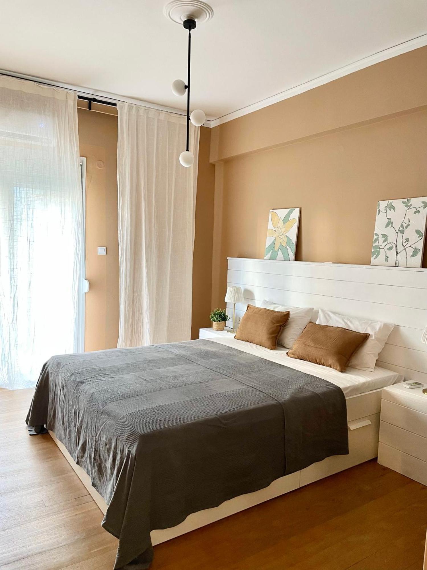 Comfy And Spacious Two Bedroom Apartment With Balcony Athens Luaran gambar