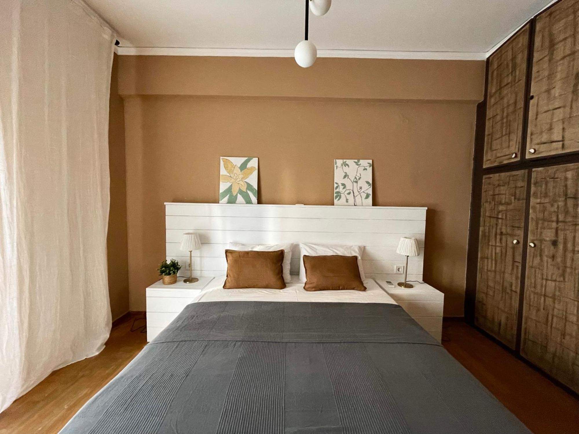 Comfy And Spacious Two Bedroom Apartment With Balcony Athens Luaran gambar