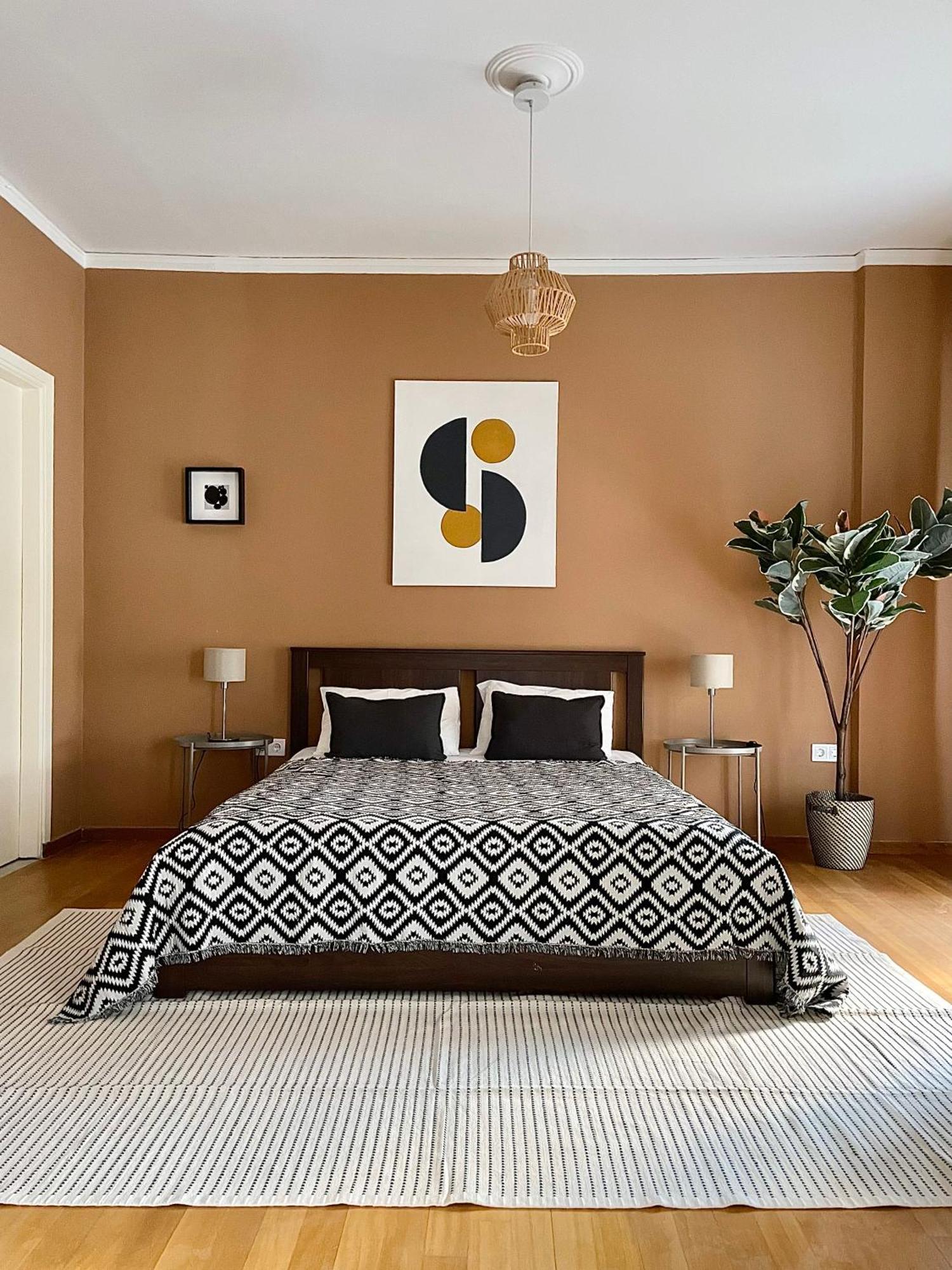 Comfy And Spacious Two Bedroom Apartment With Balcony Athens Luaran gambar